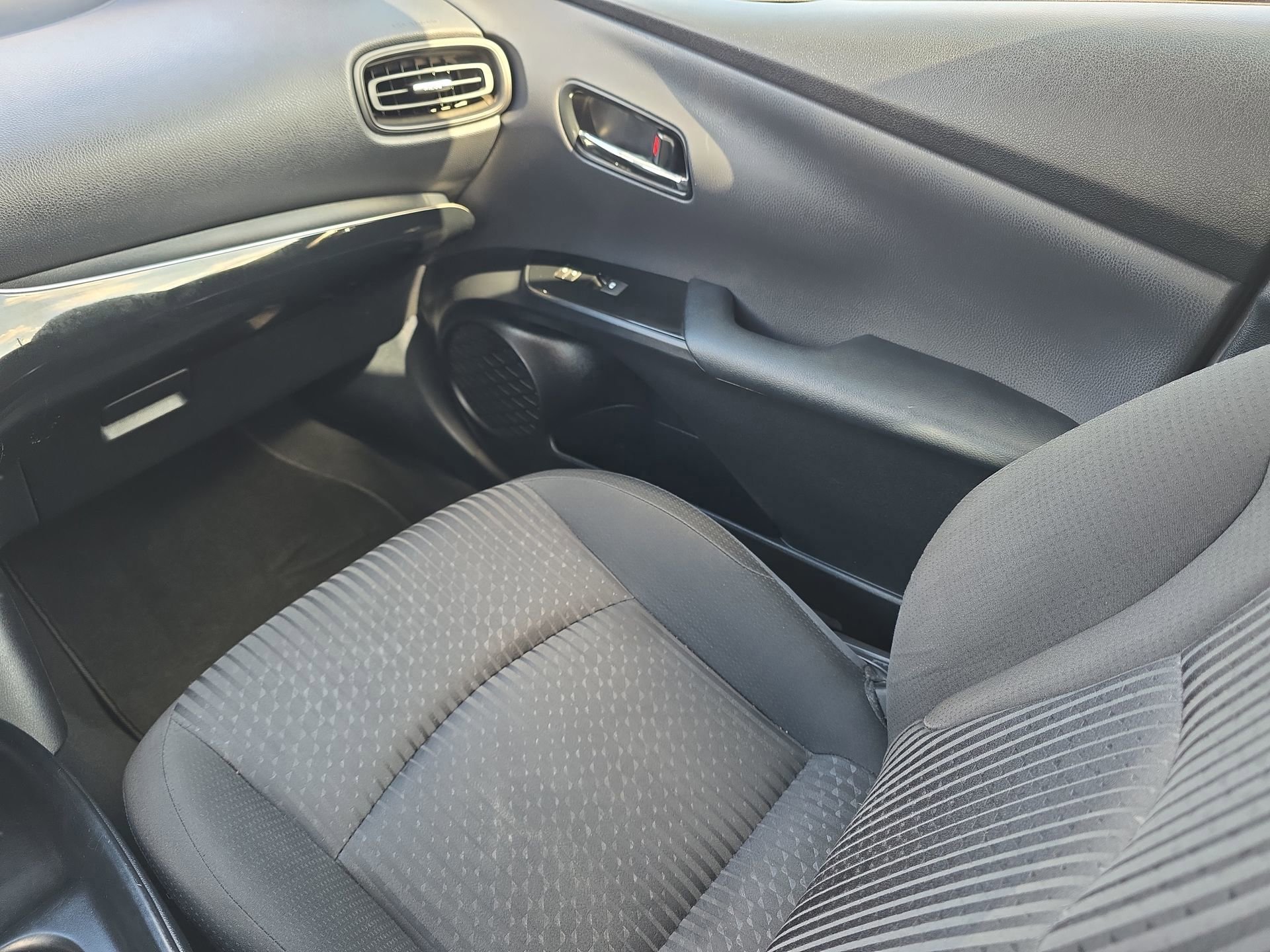 Used 2017 Toyota Prius Four image 43