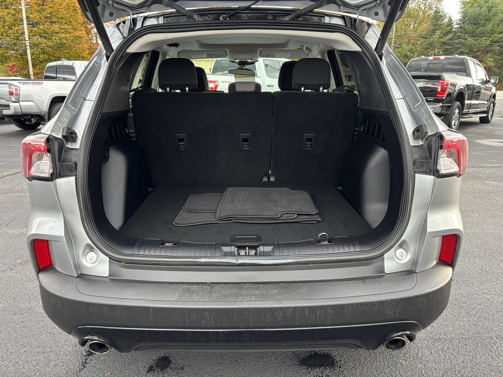 Certified 2022 Ford Escape SE w/ SE Sport Appearance Package image 9