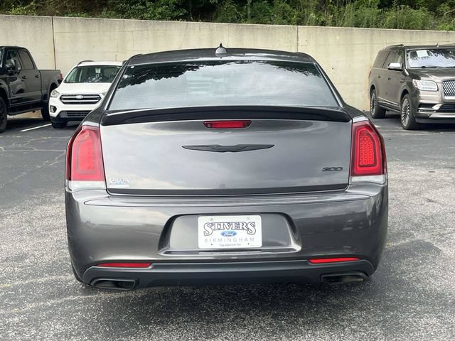 Used 2019 Chrysler 300 Touring w/ Sport Appearance Package RWD image 5