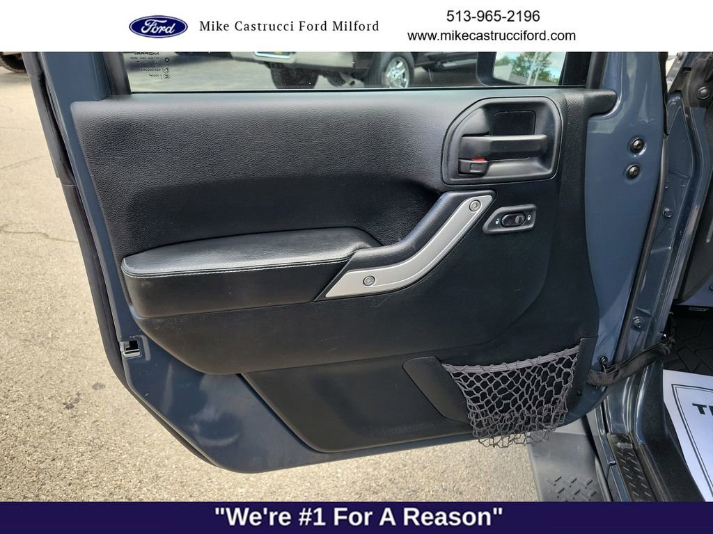 Used 2017 Jeep Wrangler Unlimited Rubicon AWD/4WD image 23