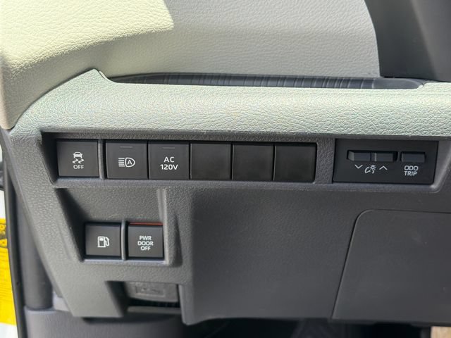 Used 2021 Toyota Sienna Limited FWD image 29