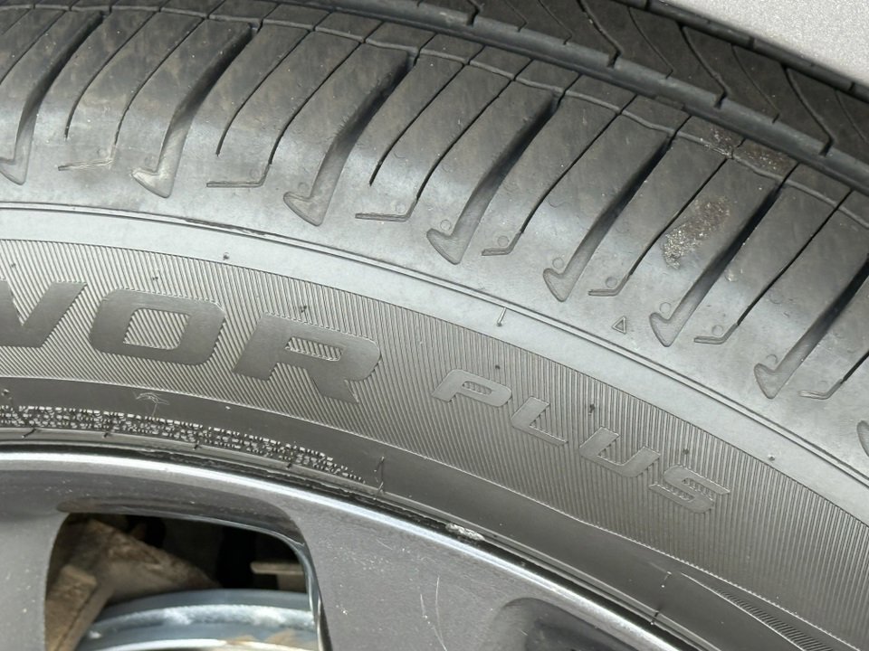 Used 2020 Chrysler Pacifica Touring-L Plus image 19