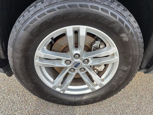 Certified 2022 Ford Explorer XLT w/ Equipment Group 202A image 9