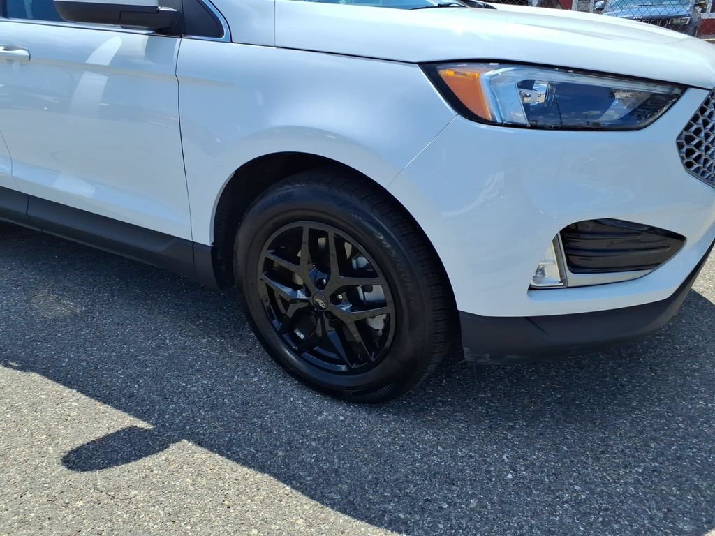 Certified 2024 Ford Edge SEL w/ Convenience Package AWD/4WD image 5