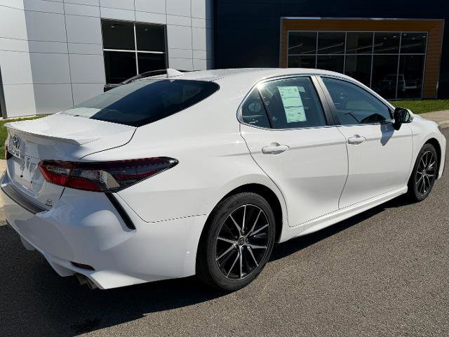 Used 2023 Toyota Camry SE AWD/4WD image 4