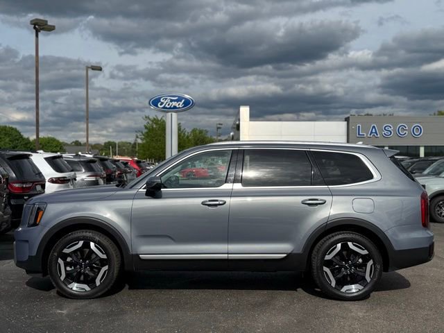 Used 2025 Kia Telluride S FWD image 42