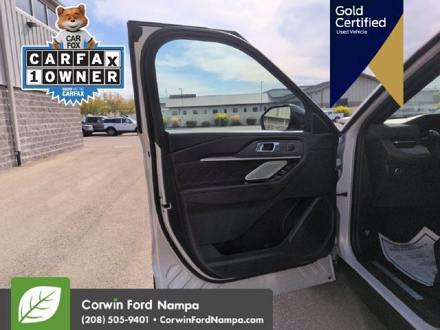 Certified 2025 Ford Explorer Platinum w/ Ultimate Package AWD/4WD image 12