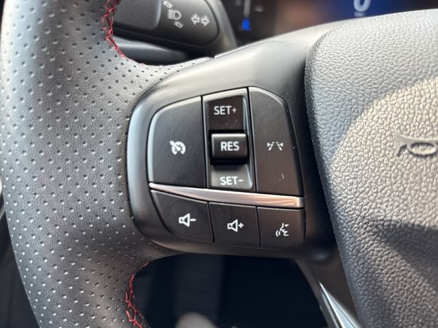 Certified 2025 Ford Escape ST-Line Select AWD/4WD image 32