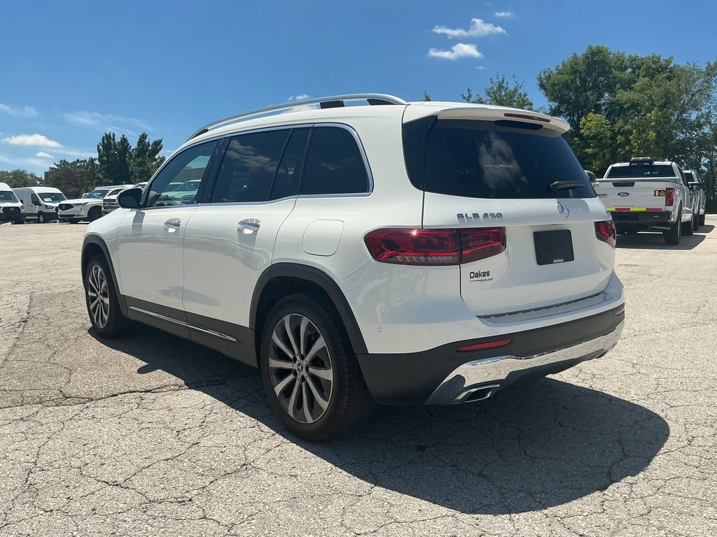 Used 2023 Mercedes-Benz GLB 250 4MATIC image 2