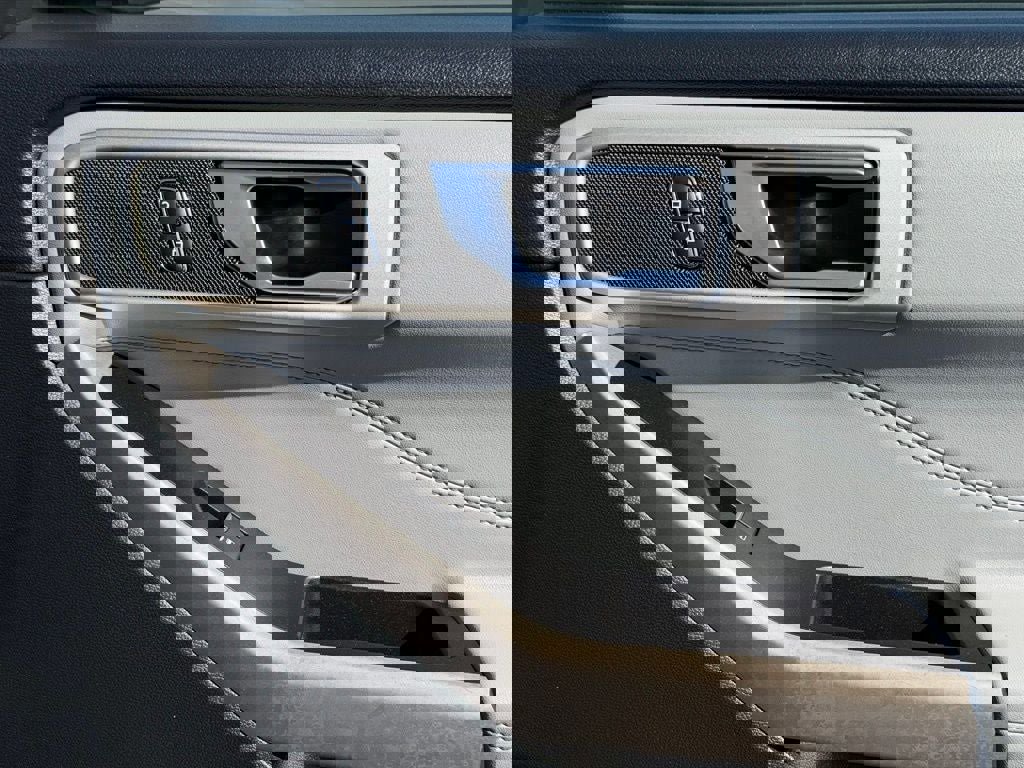 Certified 2022 Ford Explorer XLT w/ Equipment Group 202A image 15