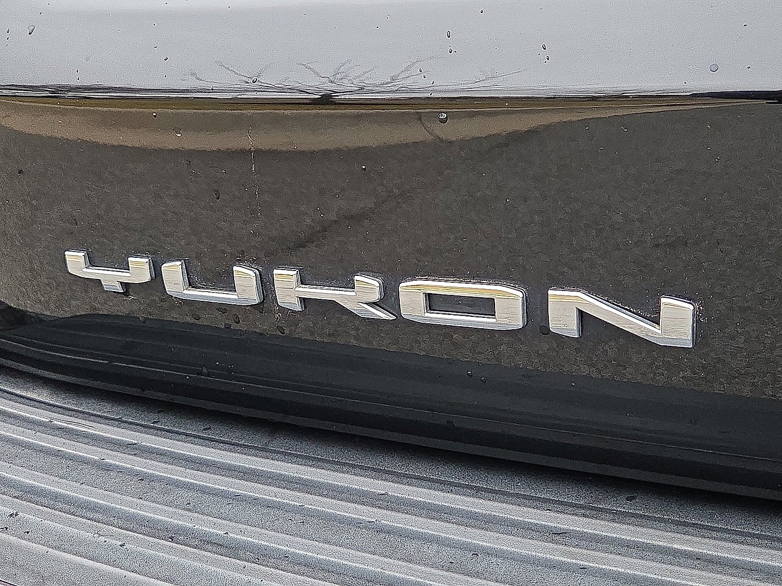 Used 2021 GMC Yukon XL Denali w/ Denali Premium Package image 9