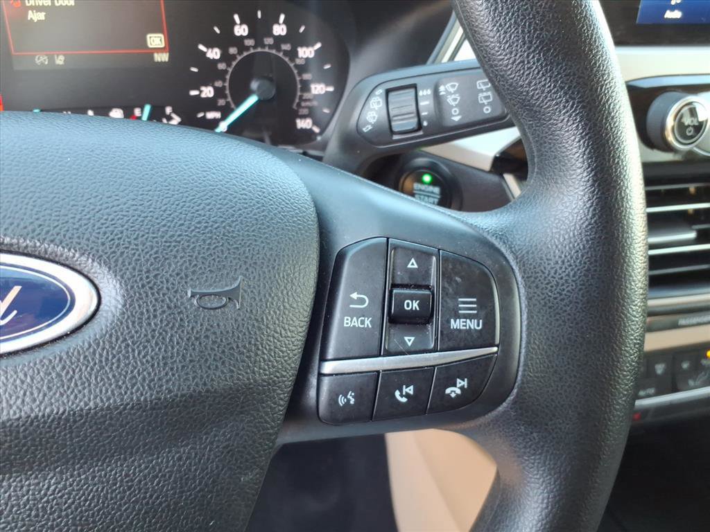 Certified 2020 Ford Escape SE image 17