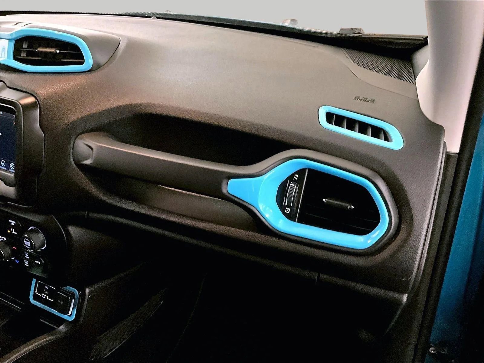 Used 2021 Jeep Renegade Latitude FWD image 15