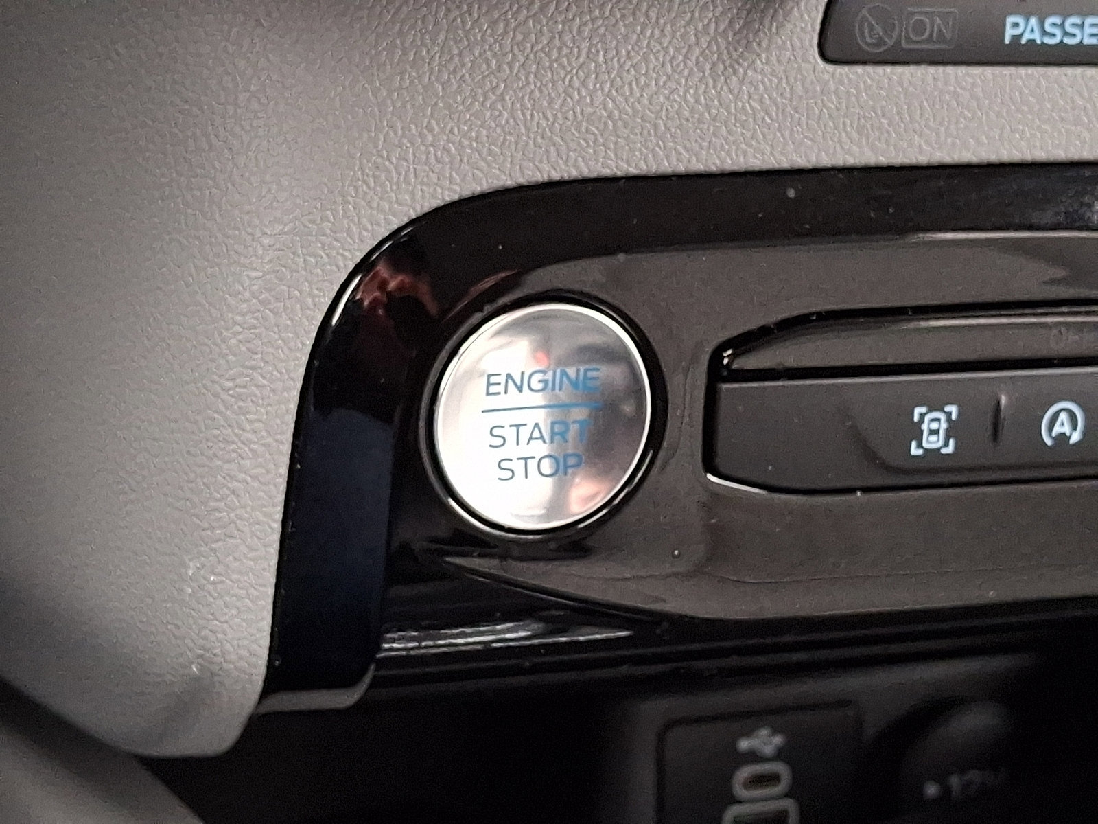 Certified 2024 Ford Escape Active w/ Tech Pack #1 image 27