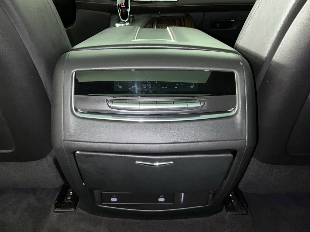 Used 2023 Cadillac Escalade Premium Luxury RWD image 19