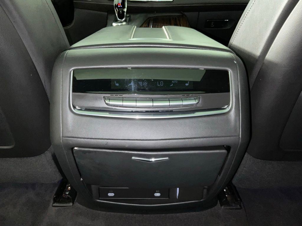 Used 2023 Cadillac Escalade Premium Luxury RWD image 19
