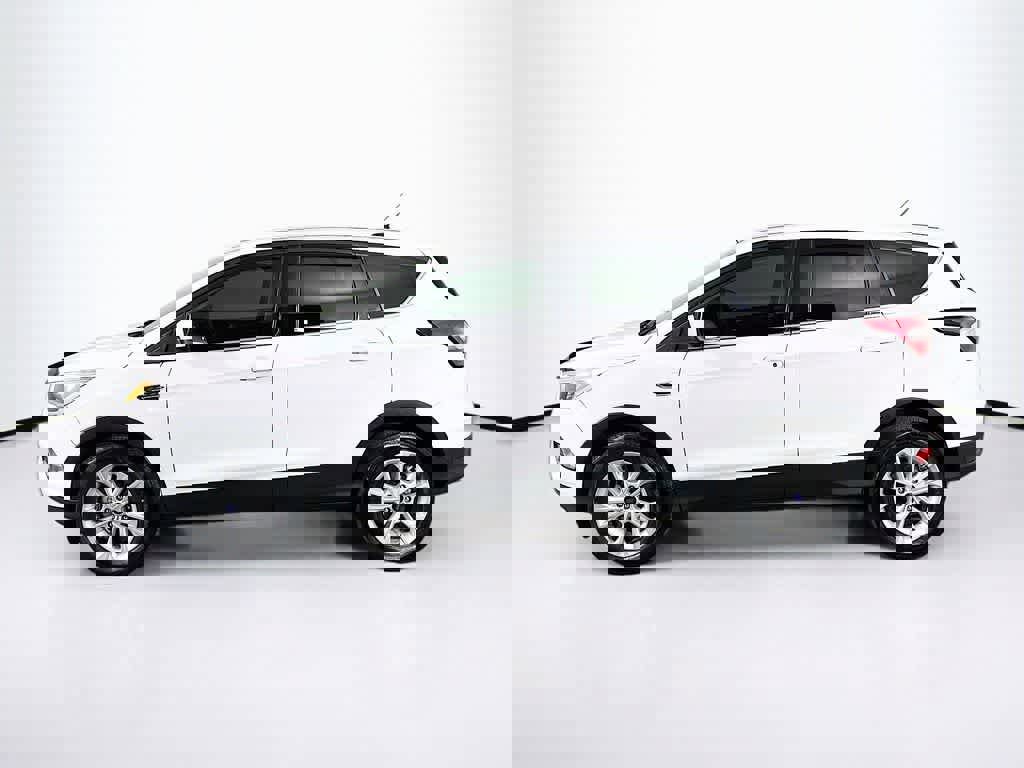 Certified 2017 Ford Escape SE image 3