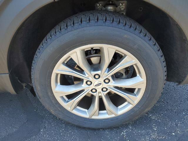 Certified 2022 Ford Explorer Limited w/ Class IV Trailer Tow Package AWD/4WD image 30