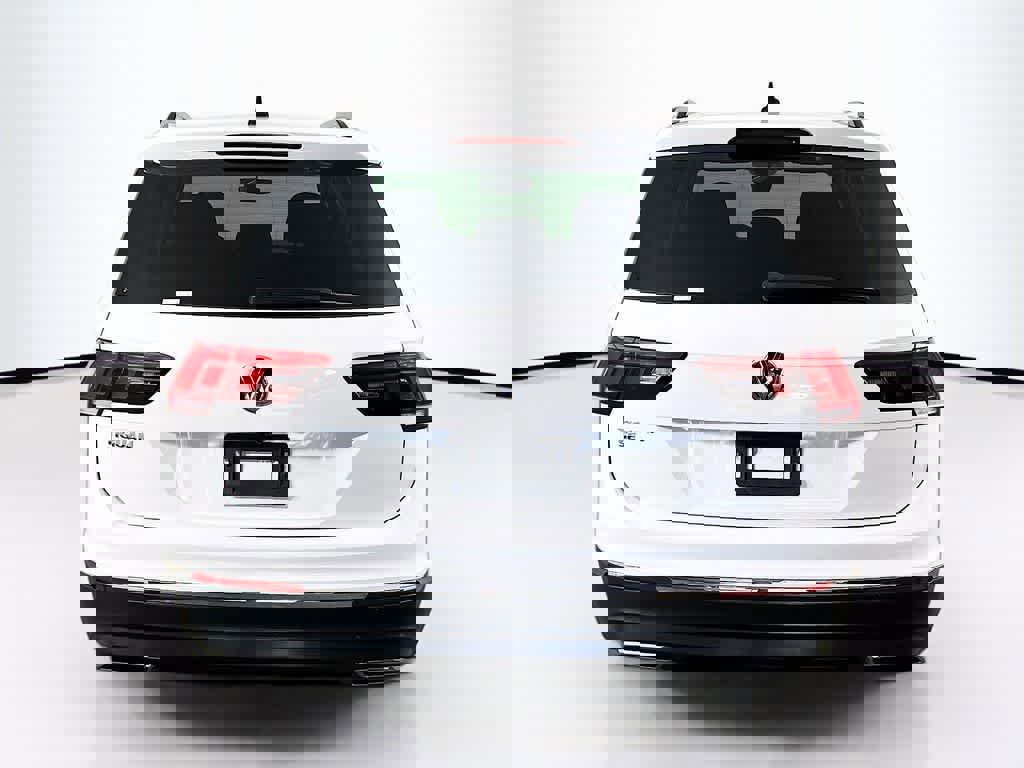 Used 2021 Volkswagen Tiguan SE image 4