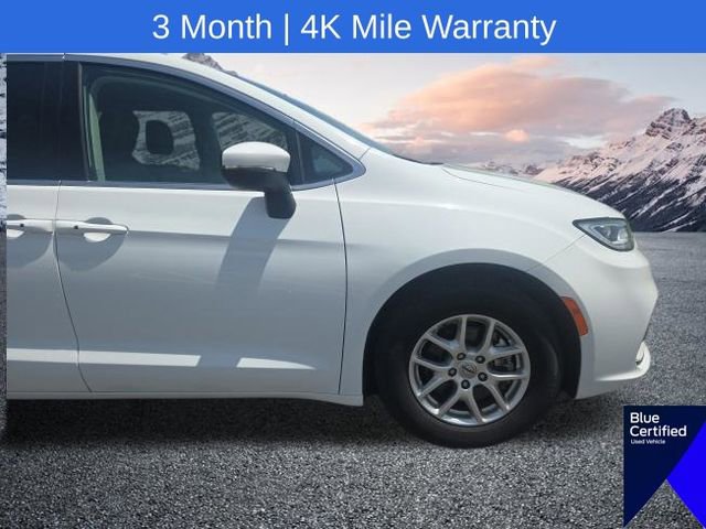 Used 2023 Chrysler Pacifica Touring-L FWD image 5