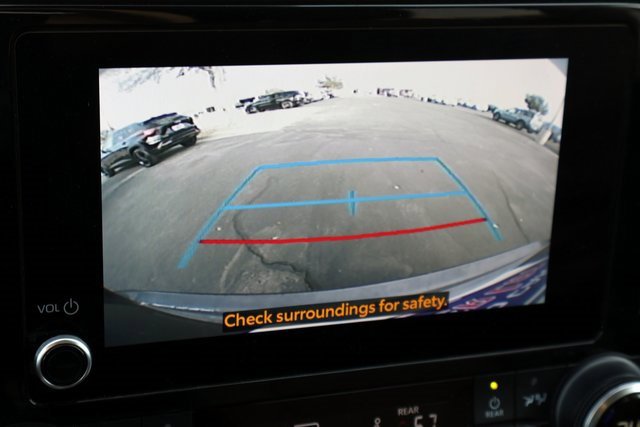 Used 2024 Toyota Highlander LE image 5