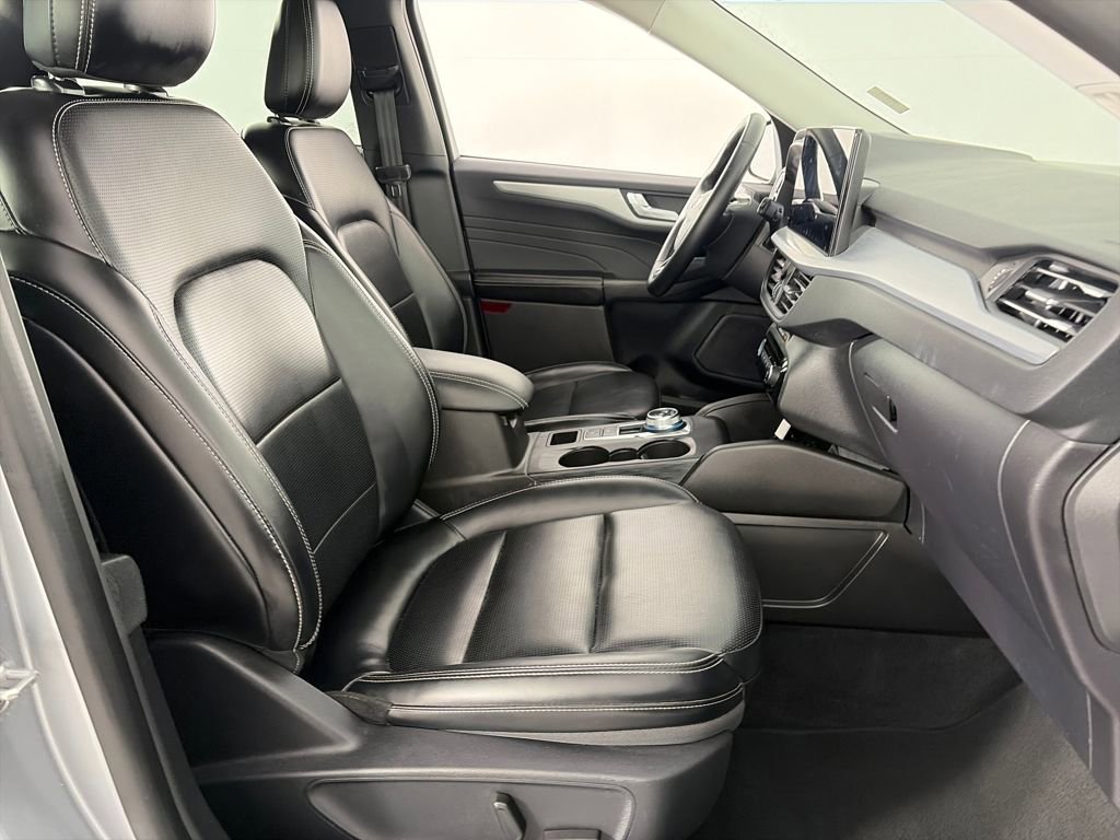 Certified 2024 Ford Escape Platinum image 31