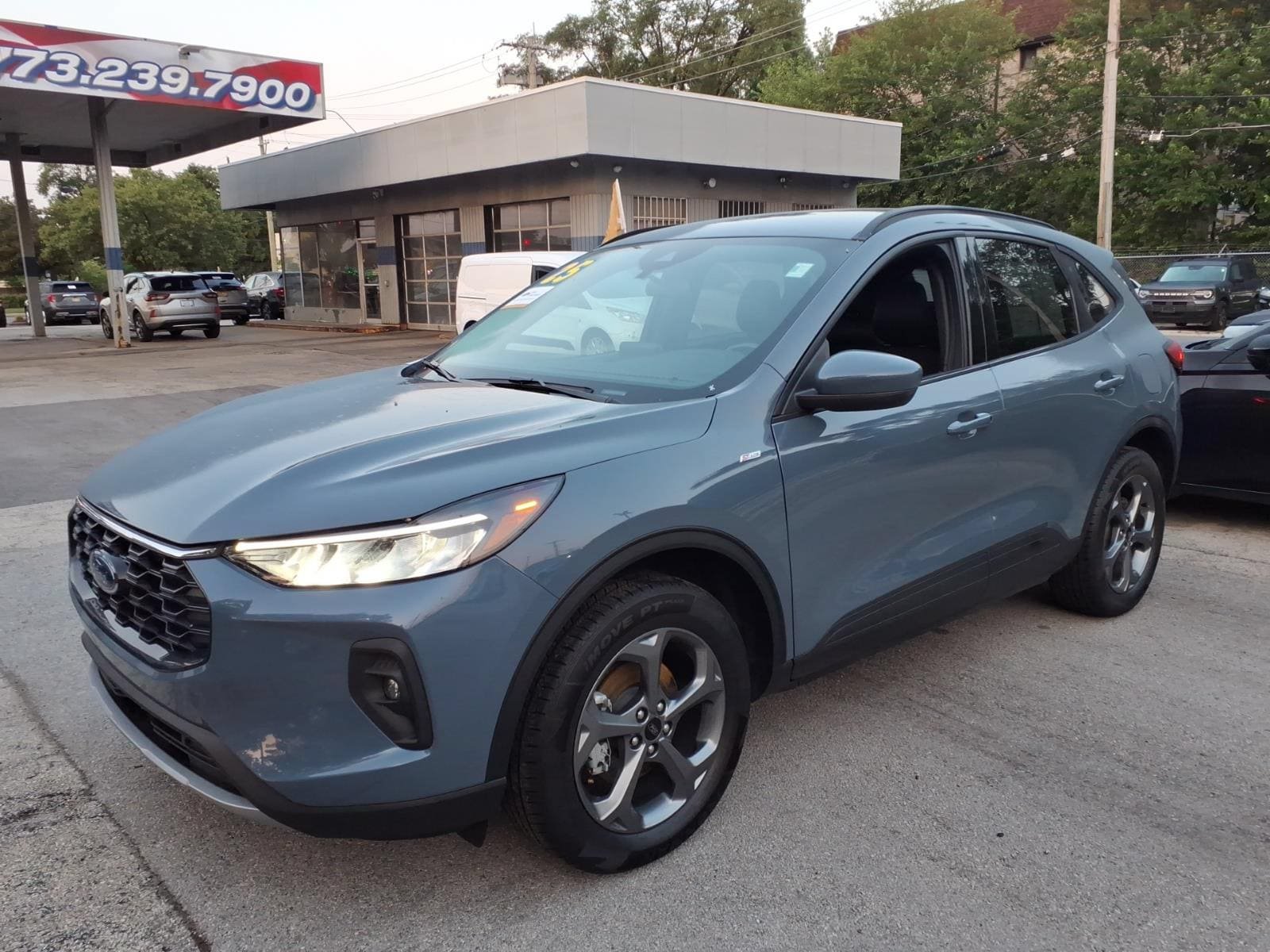 Certified 2025 Ford Escape ST-Line Select AWD/4WD image 6