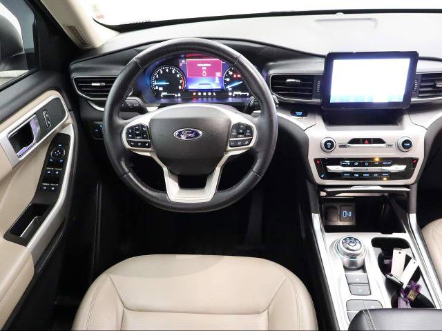 Certified 2022 Ford Explorer XLT w/ Equipment Group 202A image 13