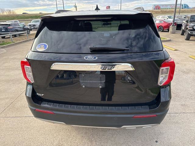 Certified 2022 Ford Explorer XLT w/ Equipment Group 202A image 3