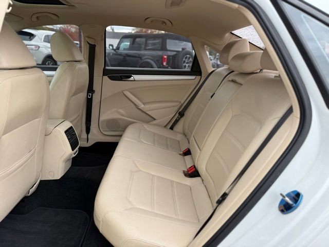 Used 2019 Volkswagen Passat 2.0T Wolfsburg w/ Wheels & Sunroof Package image 28