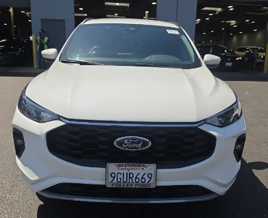 Certified 2023 Ford Escape ST-Line Select w/ Tech Pack #2 AWD/4WD image 3