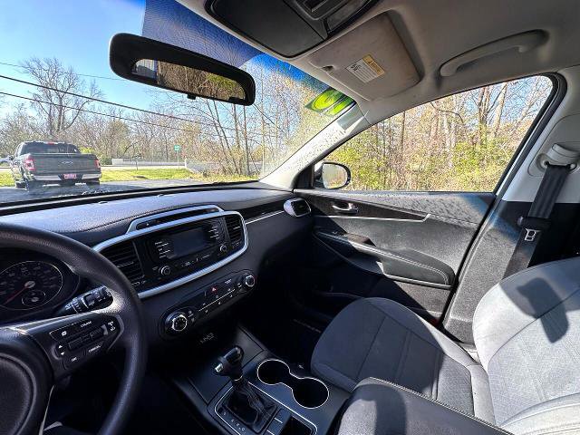 Used 2016 Kia Sorento LX image 17