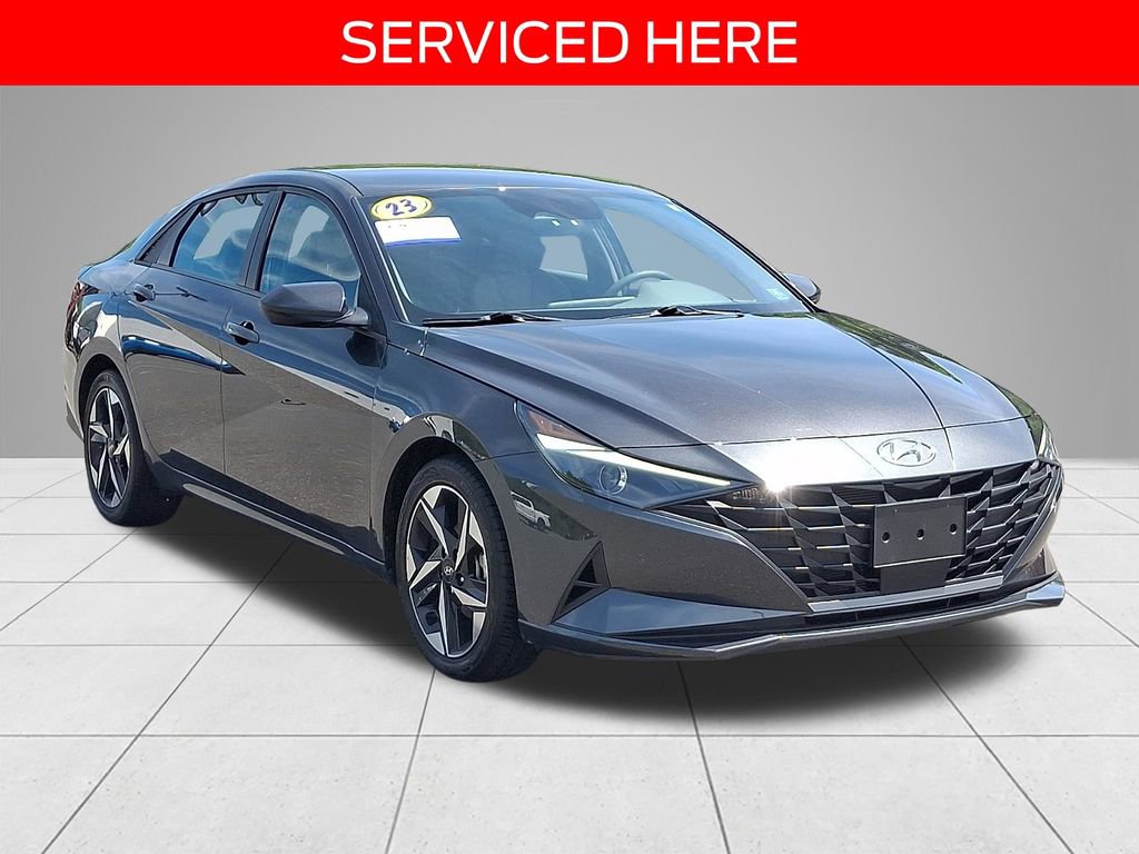 Used 2023 Hyundai Elantra SEL w/ Convenience Package FWD image 3