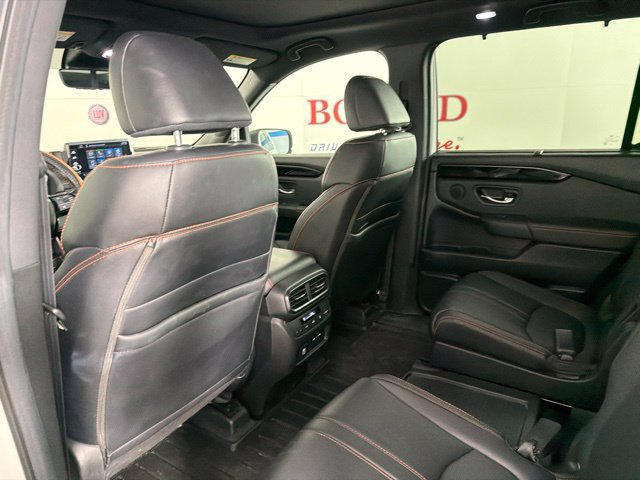 Used 2025 Honda Pilot TrailSport image 26