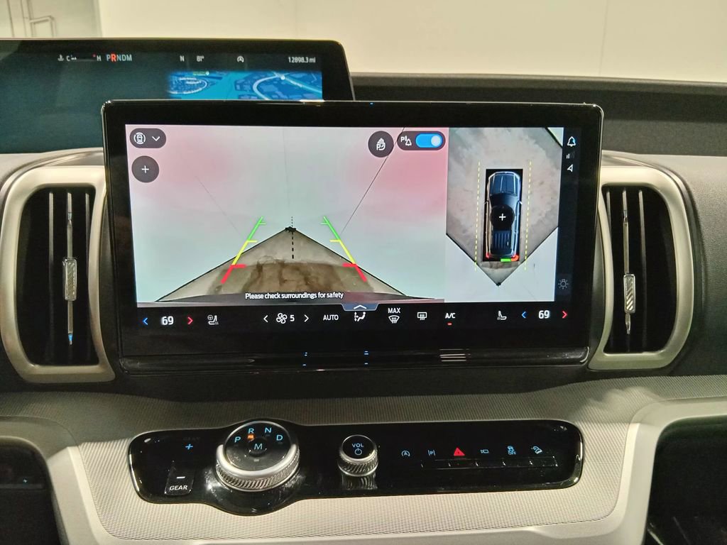 Certified 2025 Ford Expedition Active AWD/4WD image 24
