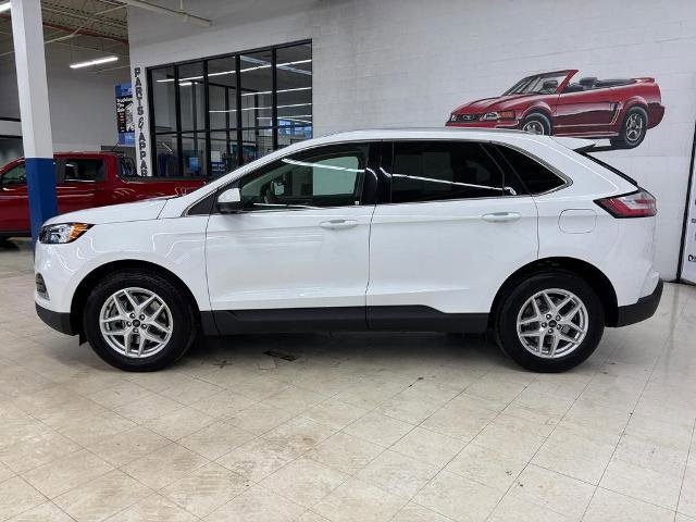 Certified 2024 Ford Edge SEL w/ Convenience Package image 2