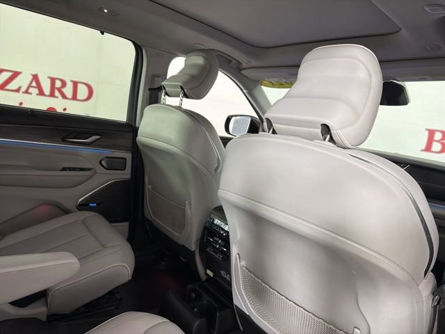 Used 2021 Jeep Grand Cherokee L Overland w/ Luxury Tech Group IV image 19