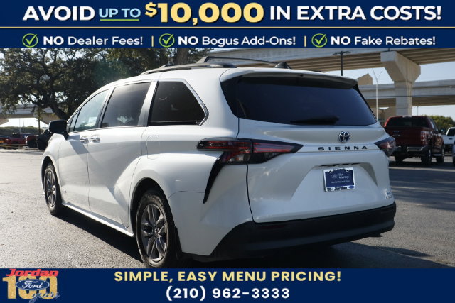 Used 2021 Toyota Sienna XLE FWD image 5