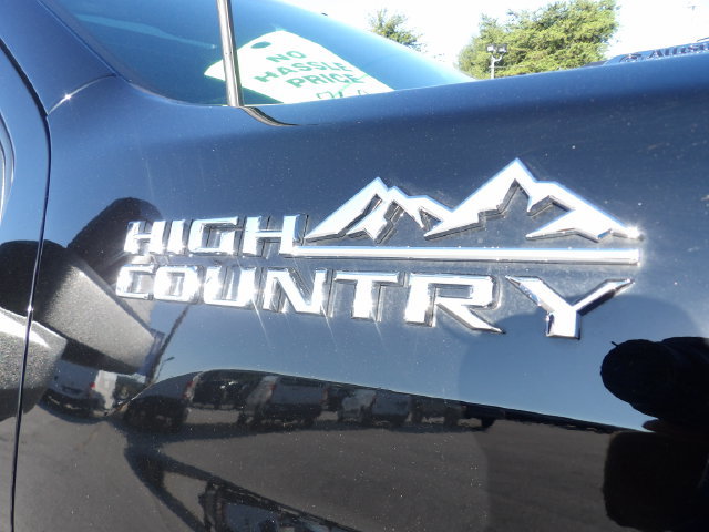 Used 2025 Chevrolet Silverado 3500 High Country w/ High Country Premium Package AWD/4WD image 10