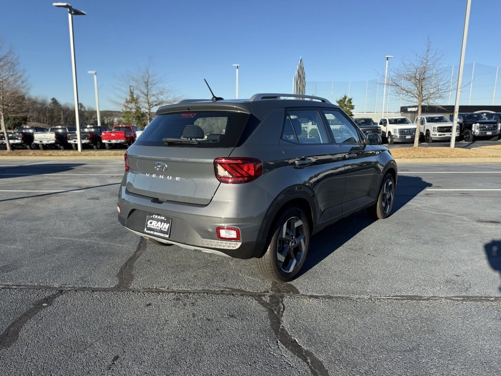 Used 2025 Hyundai Venue SEL image 5