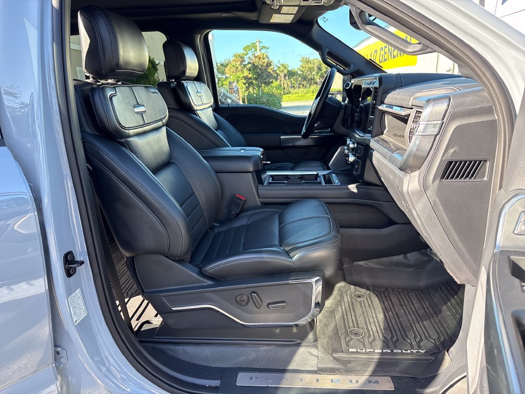 Certified 2025 Ford F350 Platinum w/ Tremor Off-Road Package AWD/4WD image 7