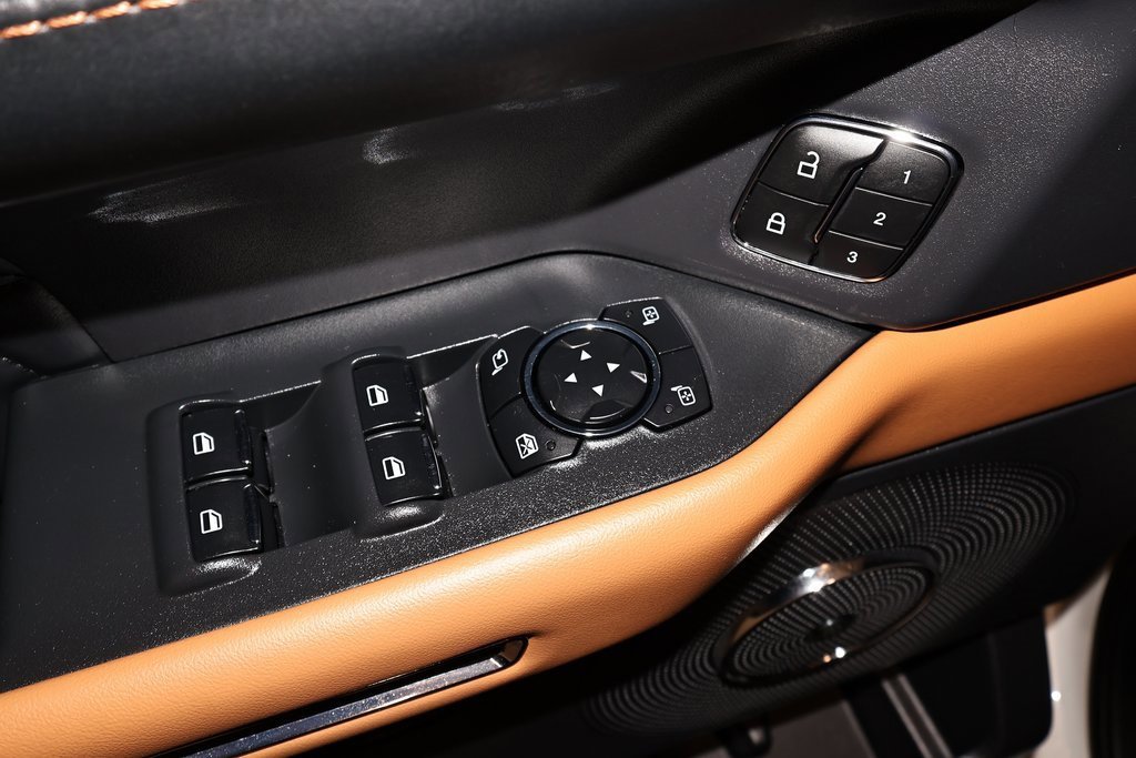 Certified 2024 Ford Expedition Platinum image 15