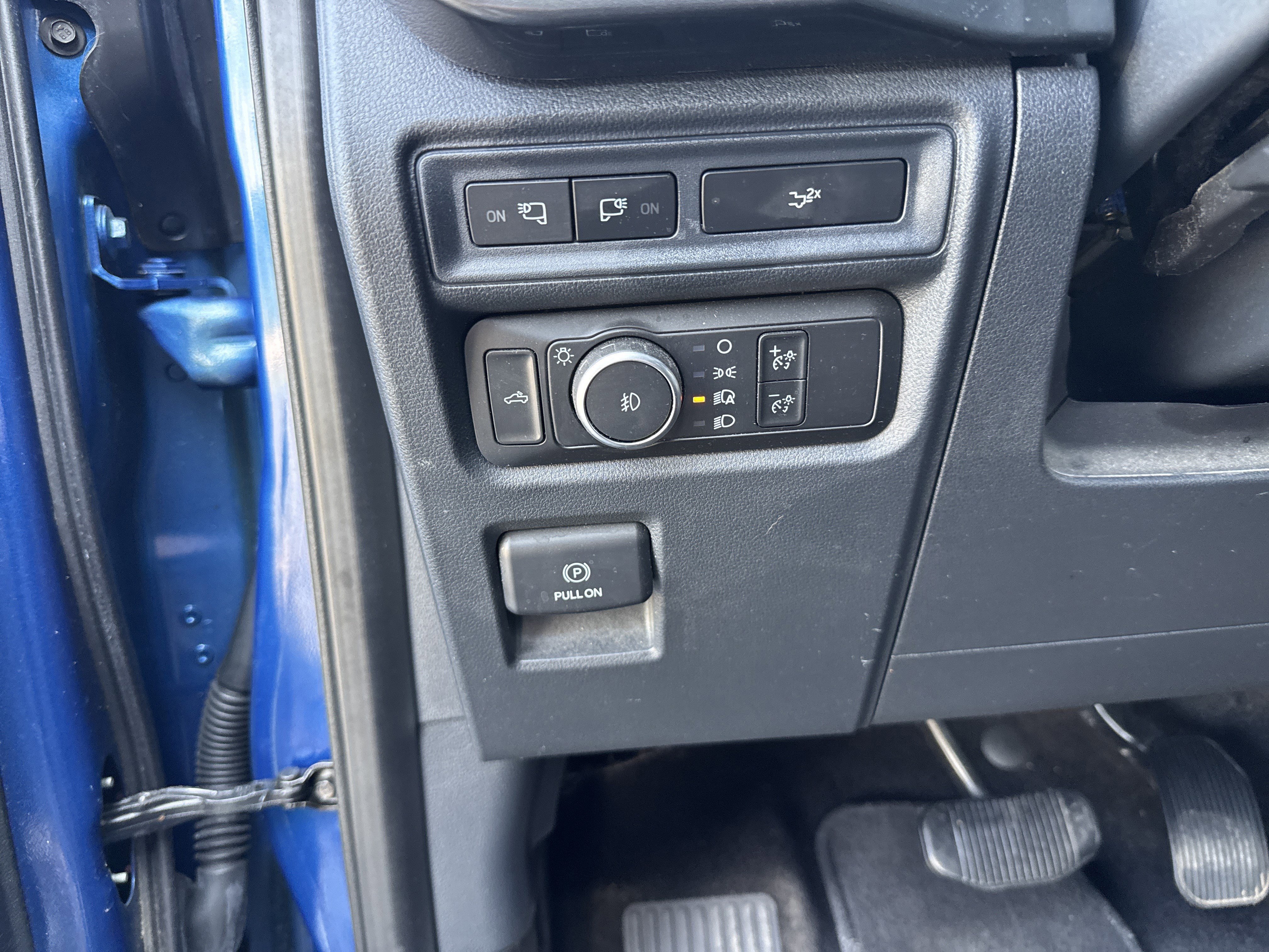 Certified 2022 Ford F150 XLT w/ Equipment Group 302A High image 35