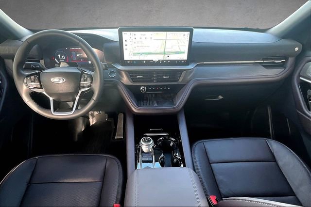 Certified 2025 Ford Explorer Platinum w/ Ultimate Package AWD/4WD image 13