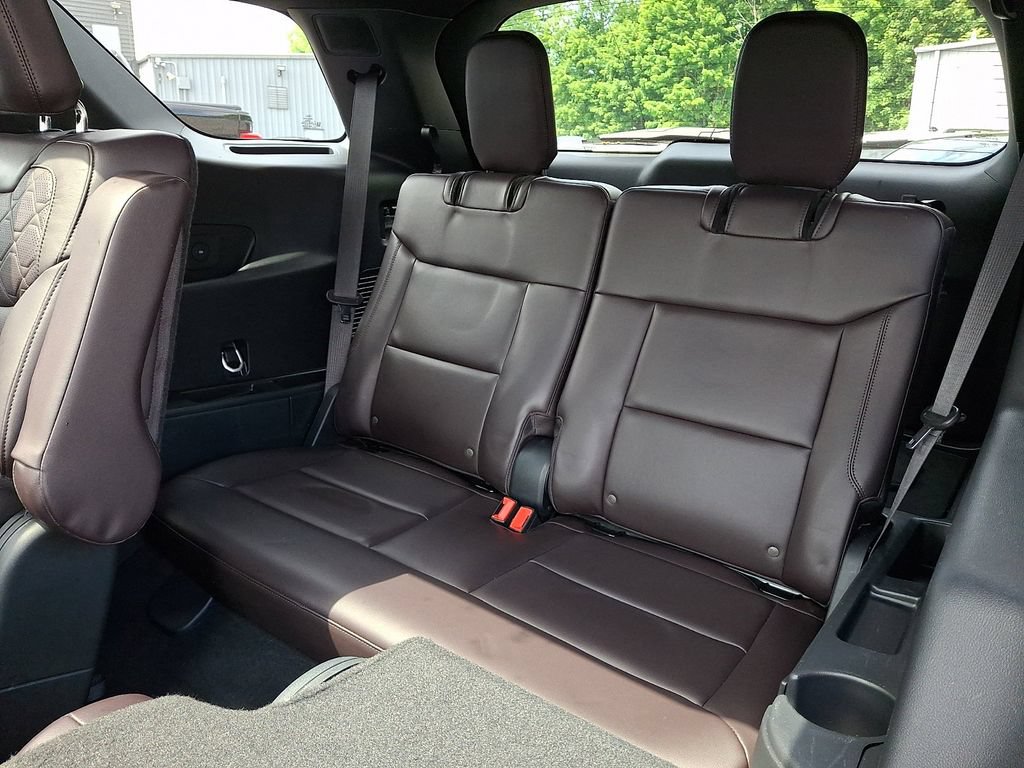 Certified 2025 Ford Explorer Platinum w/ LUX Leather Package AWD/4WD image 12