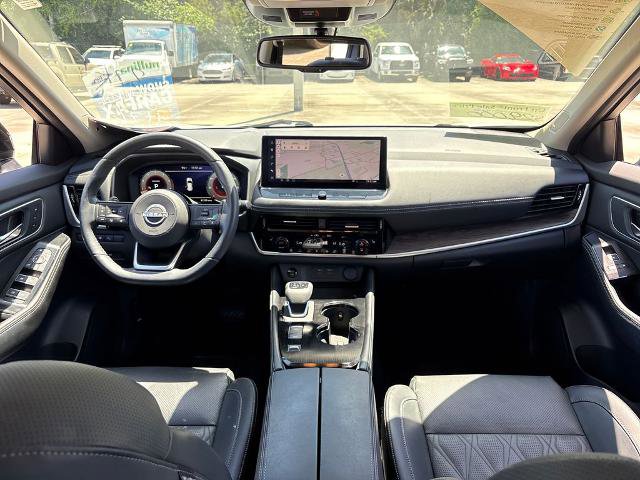 Used 2024 Nissan Rogue Platinum w/ Platinum Premium Package FWD image 7