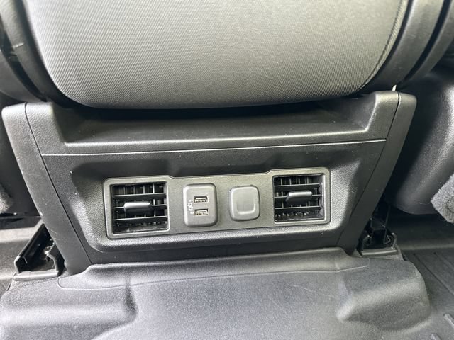Used 2021 Chevrolet Silverado 1500 LT w/ Z71 Off-Road Package AWD/4WD image 21