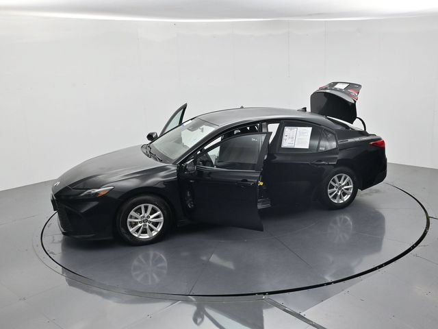 Used 2025 Toyota Camry LE FWD image 46