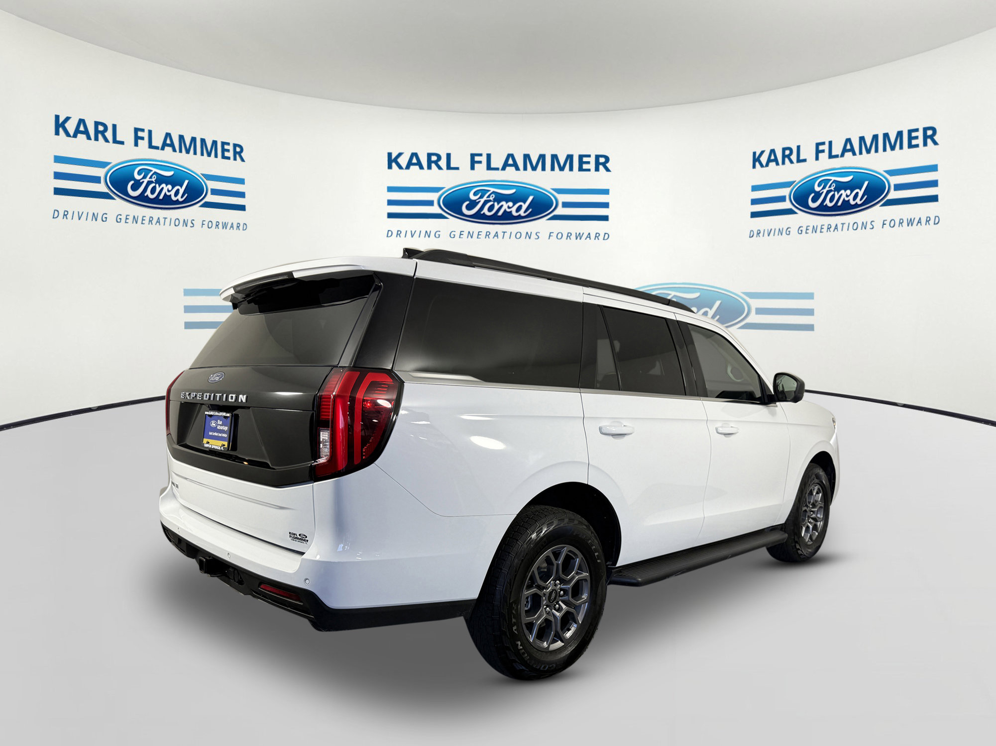 Certified 2025 Ford Expedition Active RWD image 3