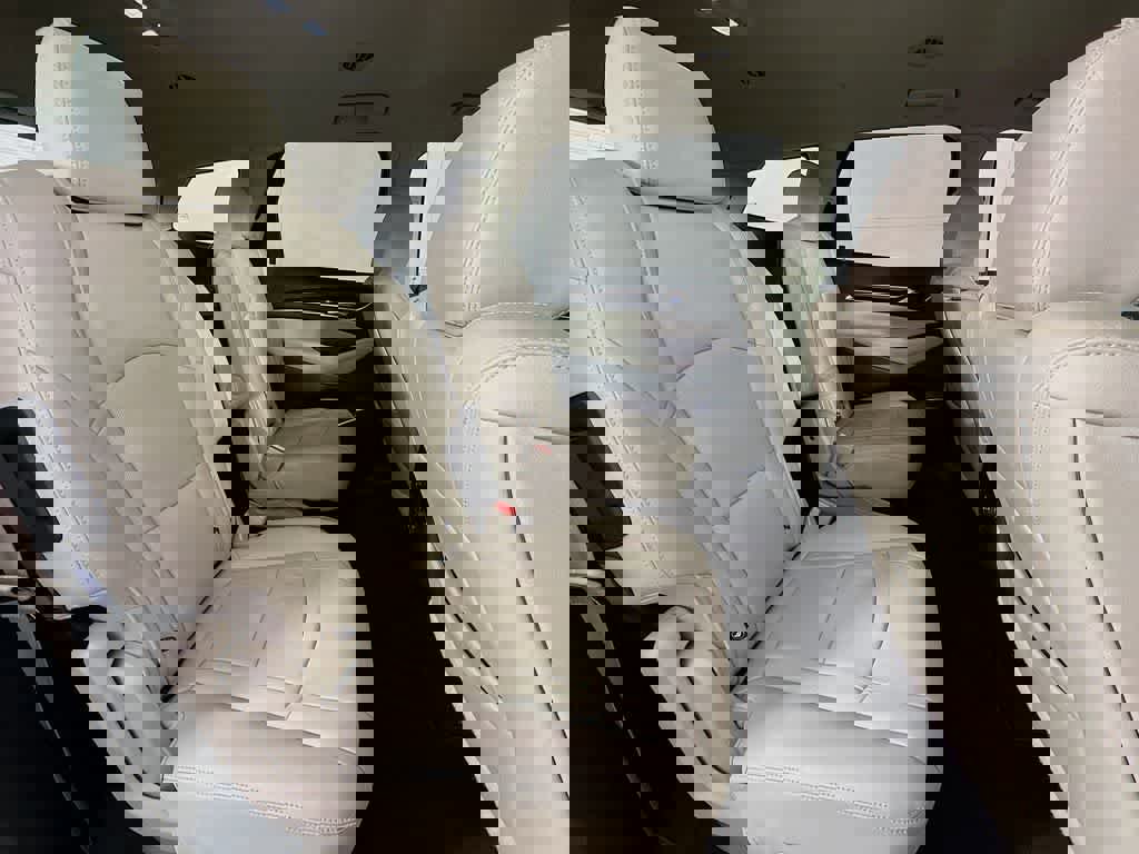 Used 2021 Buick Enclave Essence image 32